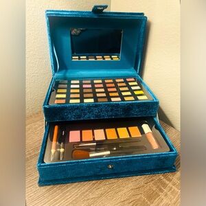 The Ultimate Travel Makeup Case